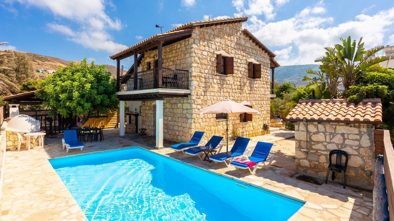 Photo of Outdoor in Pomos