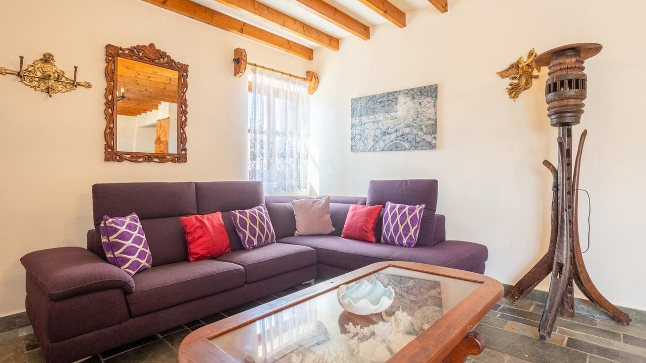 Photo of Livingroom in Pomos