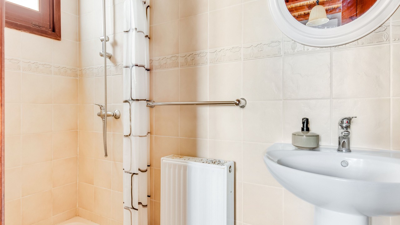Photo of Bathroom in Peristerona