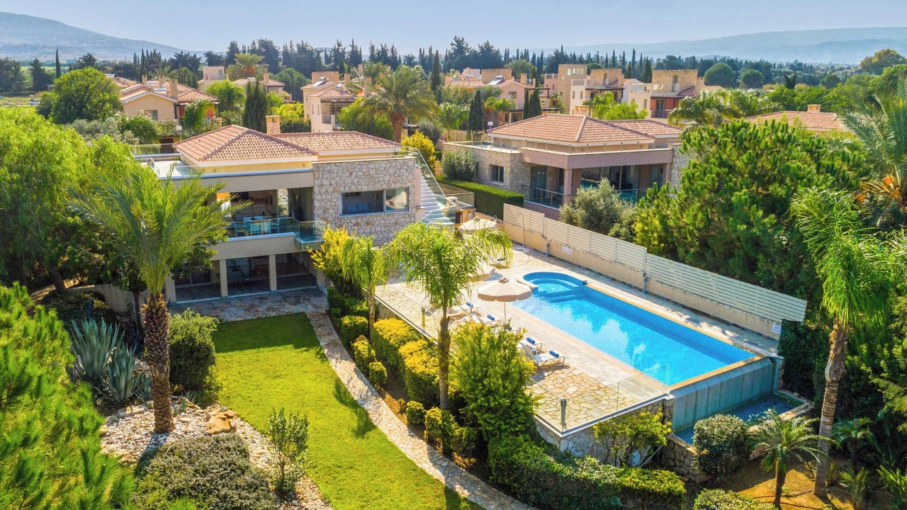 Photo of Outdoor in Polis