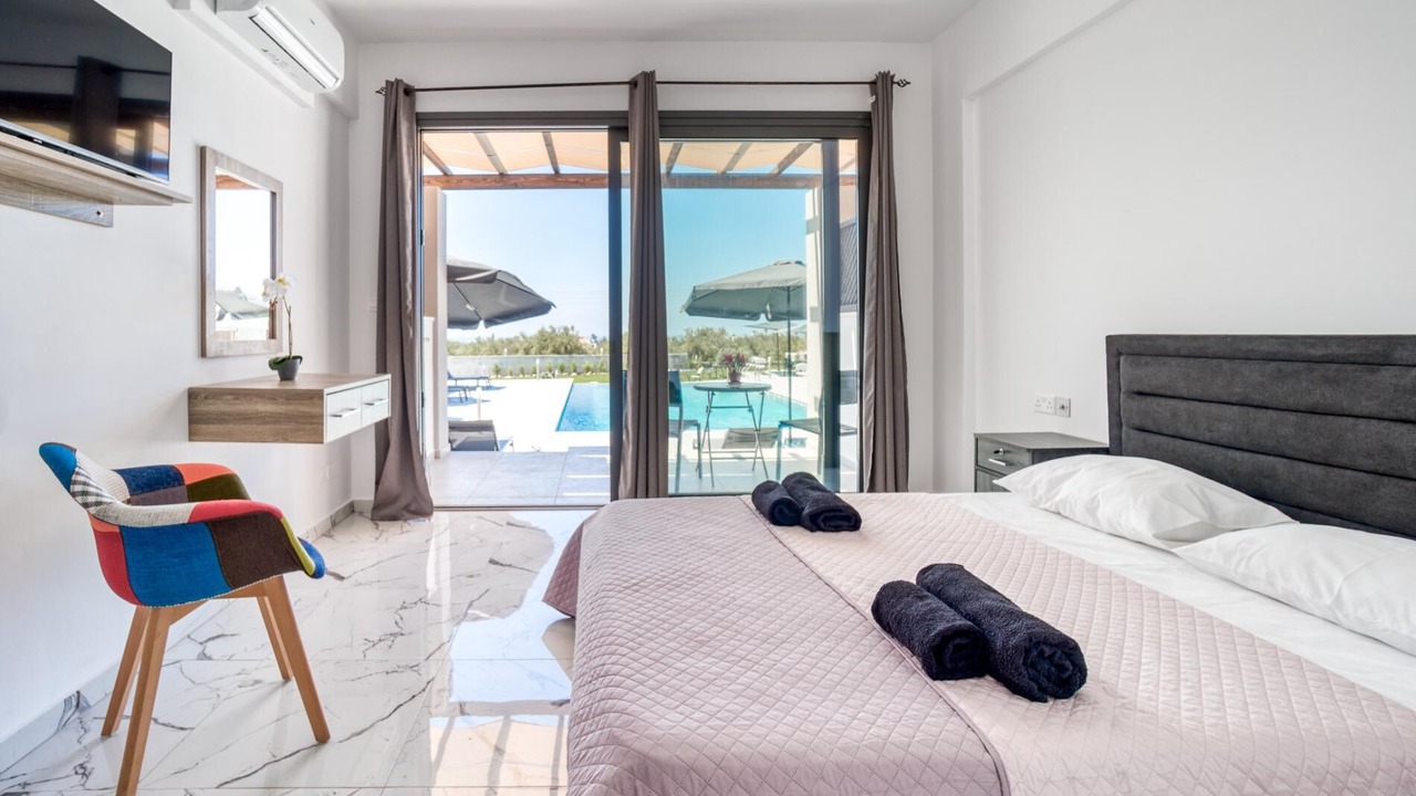 Photo of Bedroom in Peyia Town