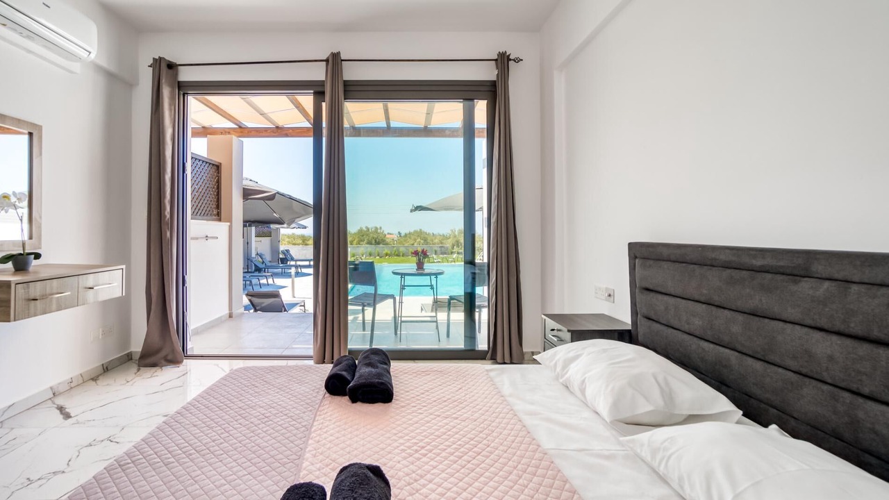 Photo of Bedroom in Peyia Town