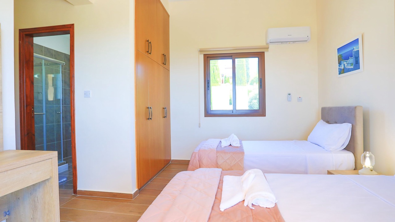 Photo of Bedroom in Meladeia