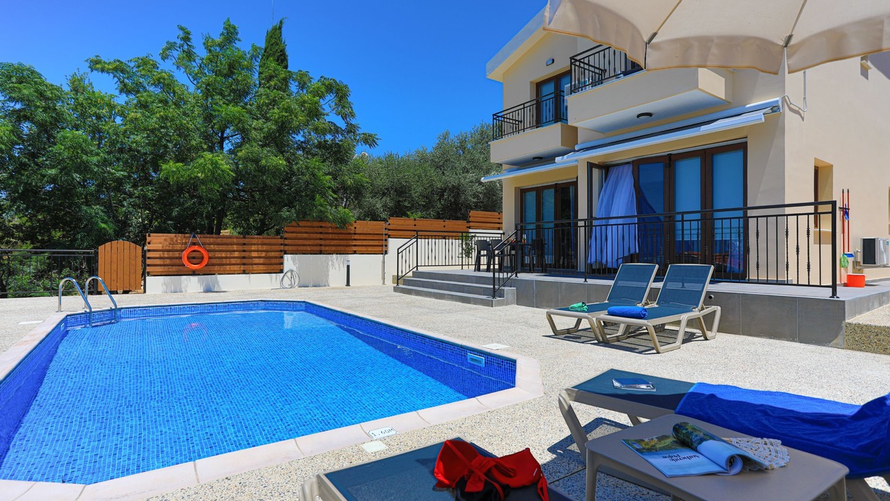 Photo of Outdoor in Meladeia