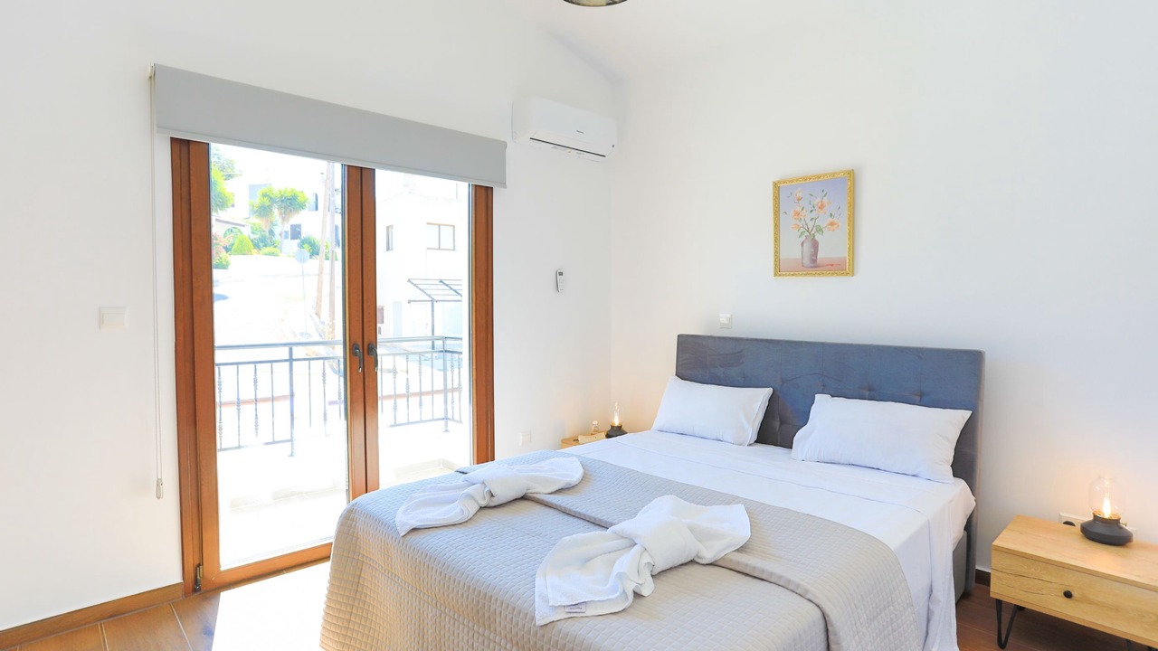Photo of Bedroom in Meladeia
