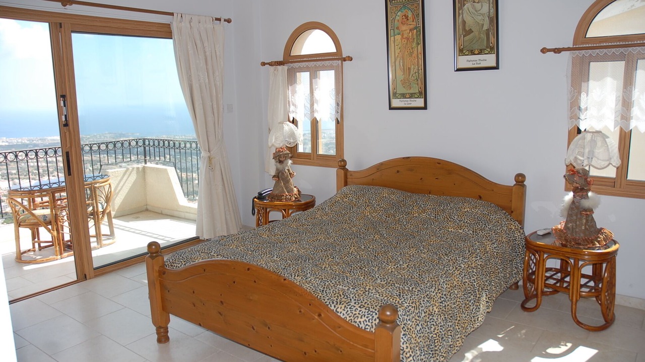 Photo of Bedroom in Peyia Town