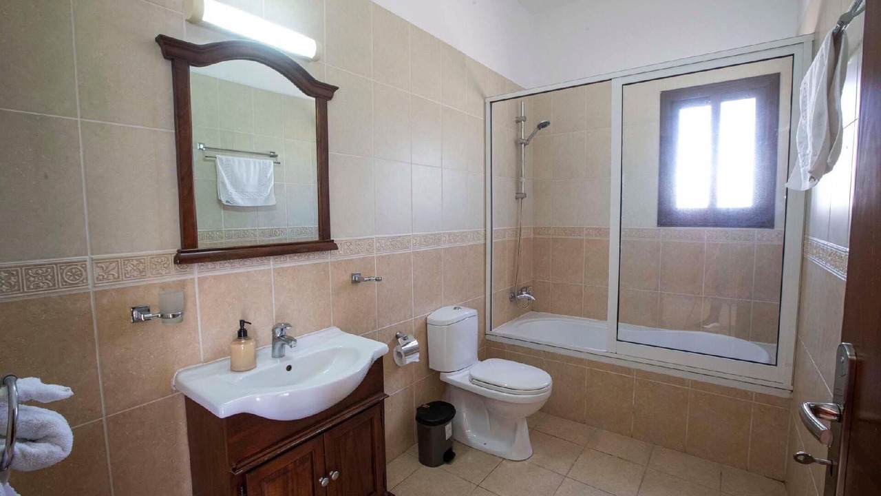 Photo of Bathroom in Kathikas