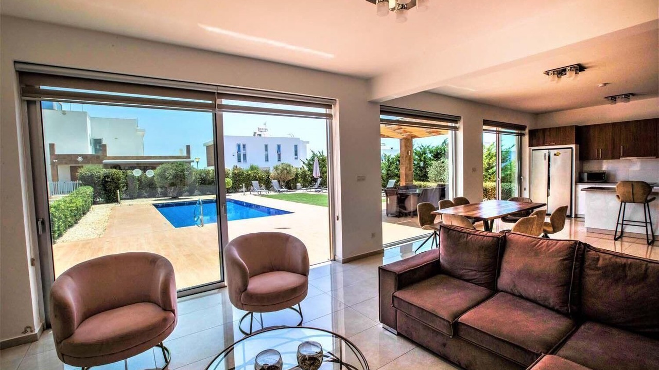 Photo of Livingroom in Peyia Town