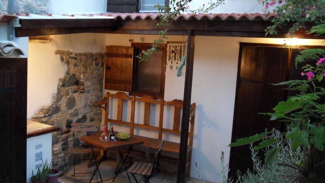 Photo of Outdoor in Pera