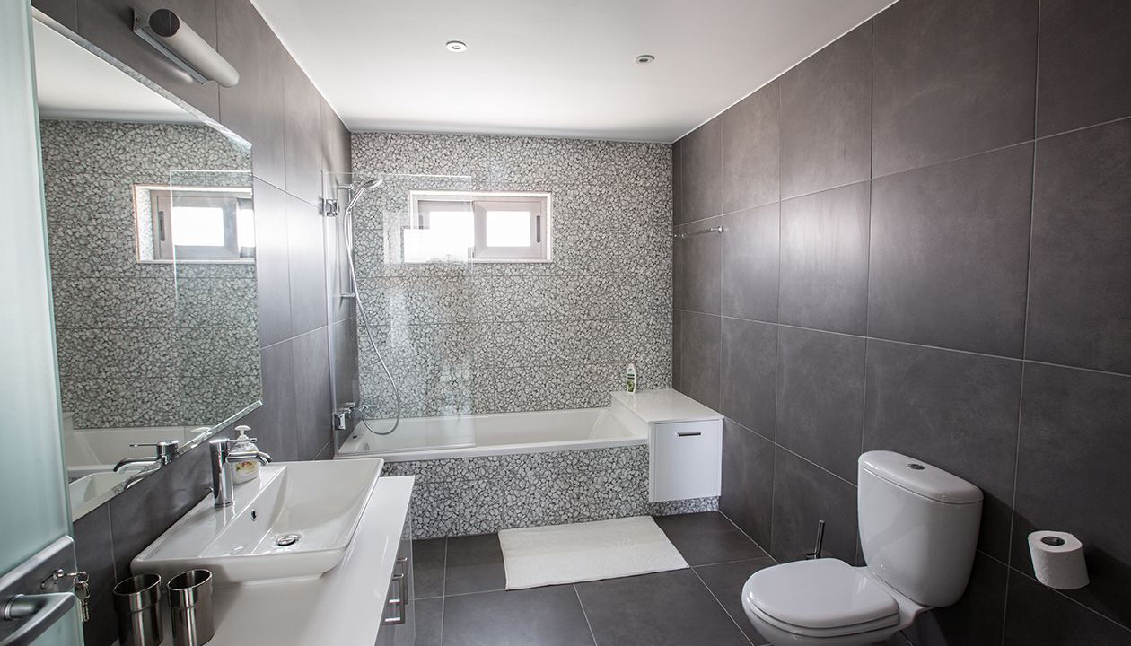 Photo of Bathroom in Paralimni
