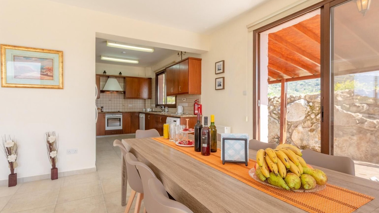 Photo of Livingroom in Latchi