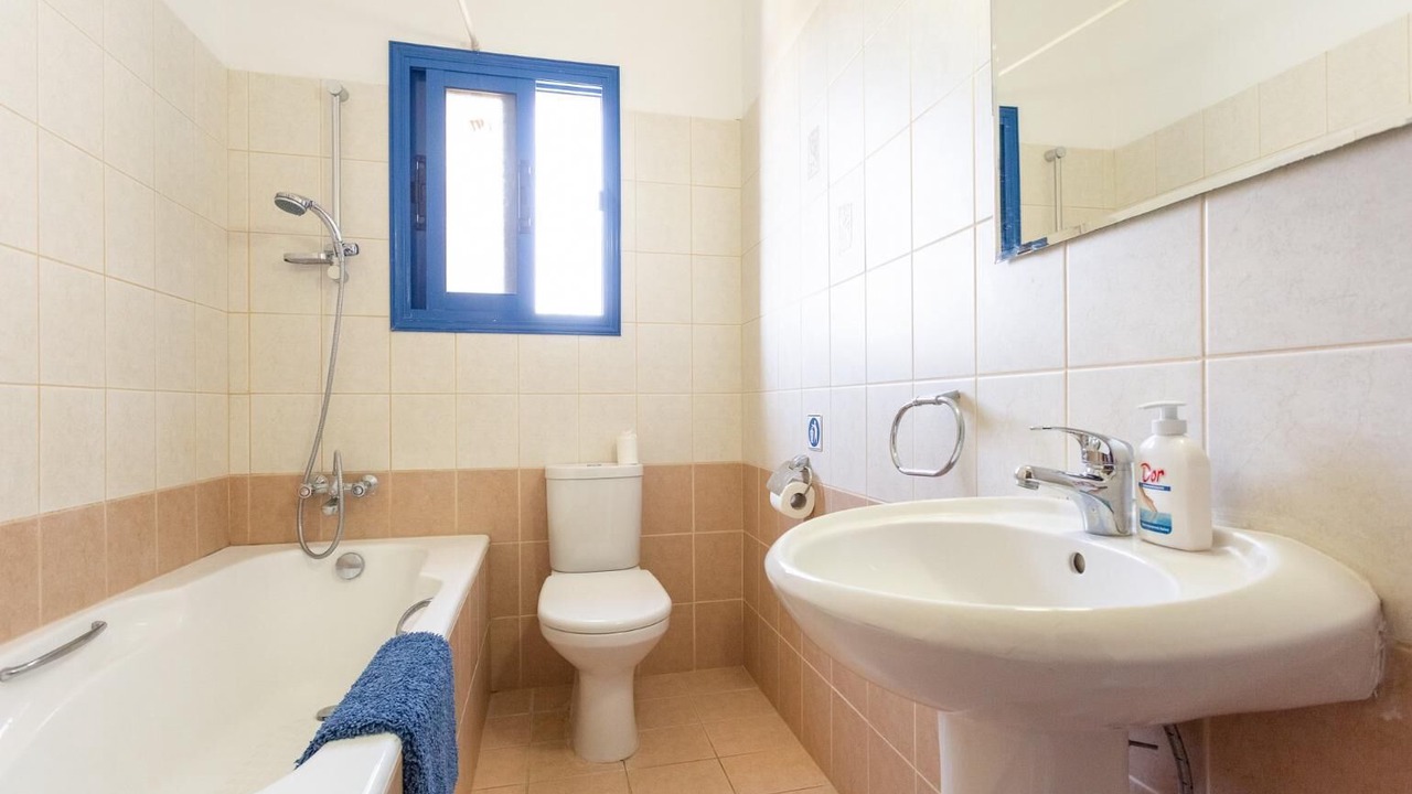 Photo of Bathroom in Polis