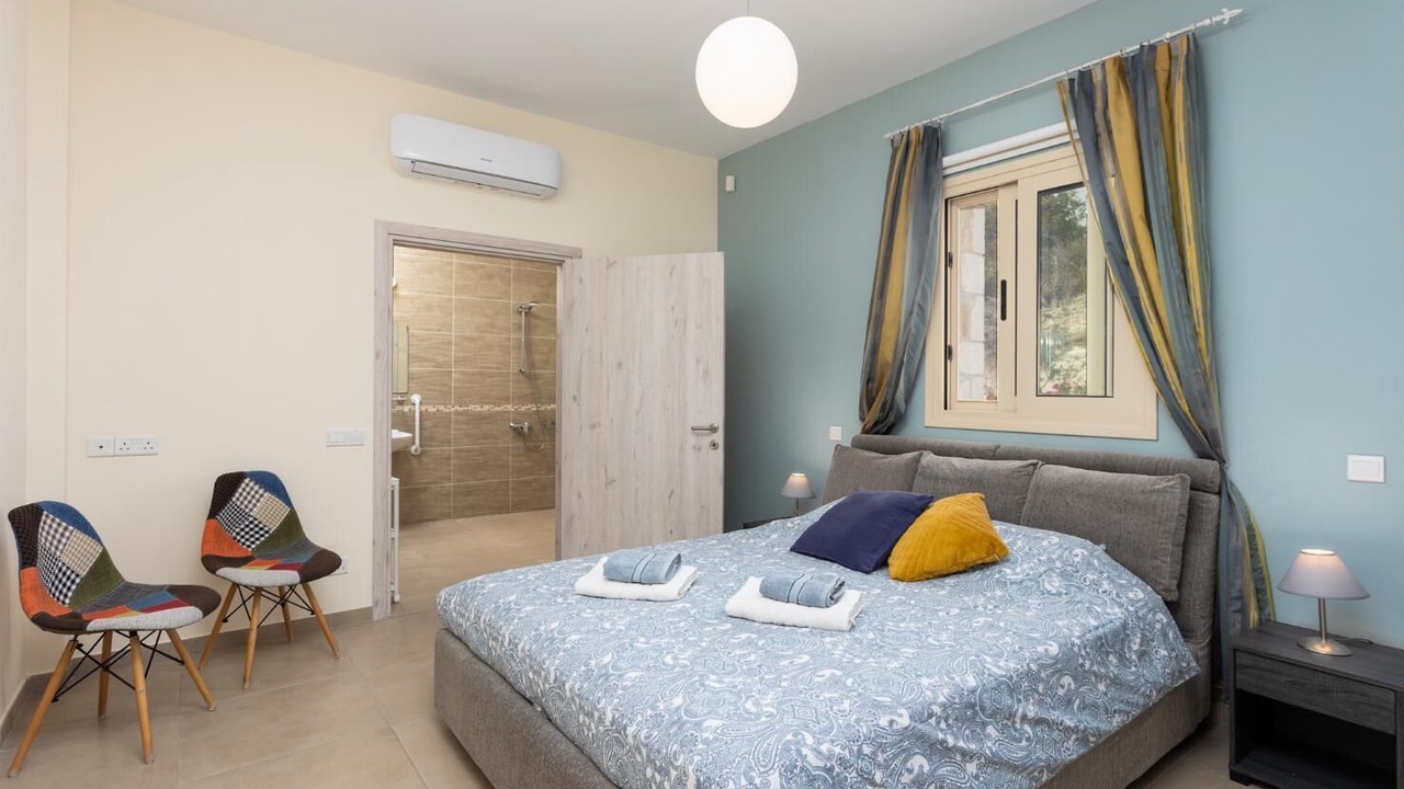 Photo of Bathroom in Pano Arodhes