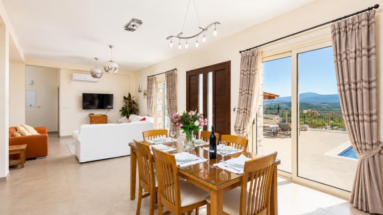 Photo of Bedroom in Pano Arodhes