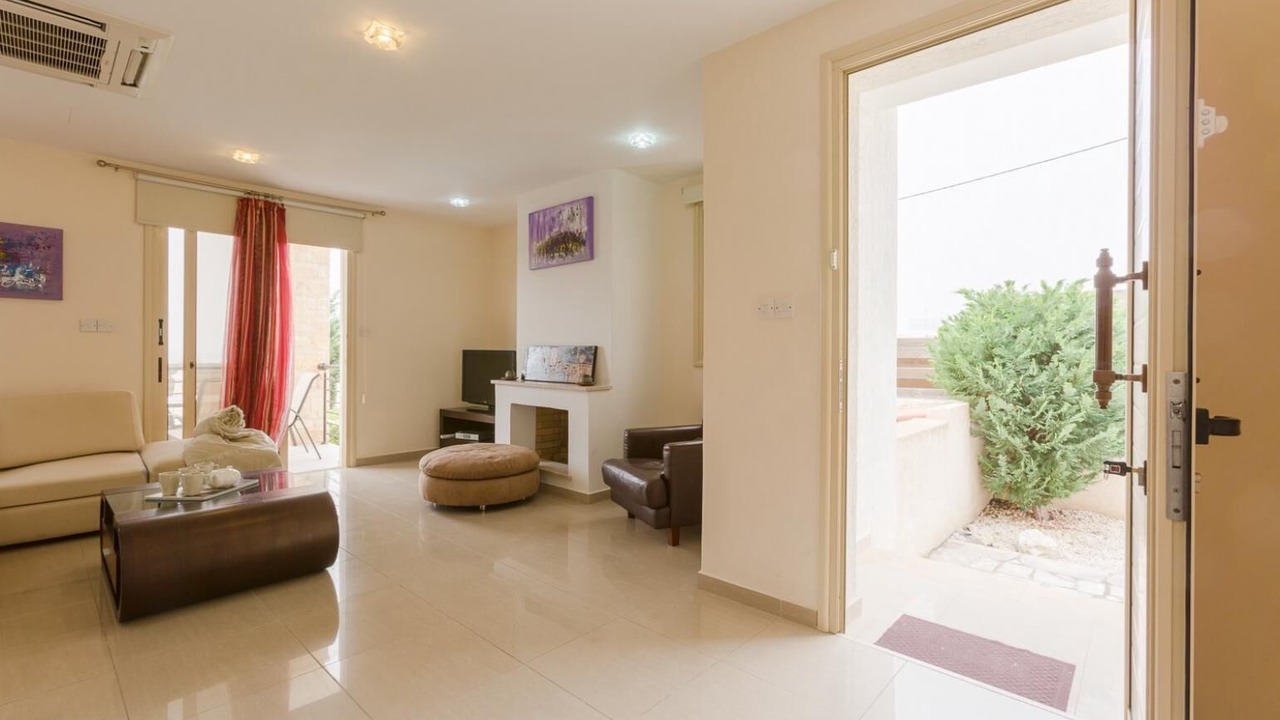 Photo of Livingroom in Kissonerga