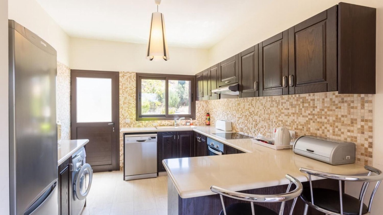 Photo of Kitchen in Latsi