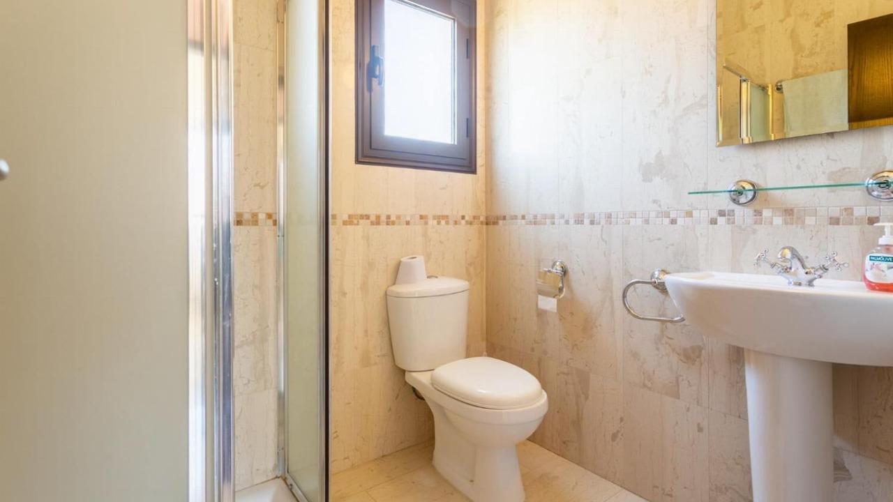 Photo of Bathroom in Latsi