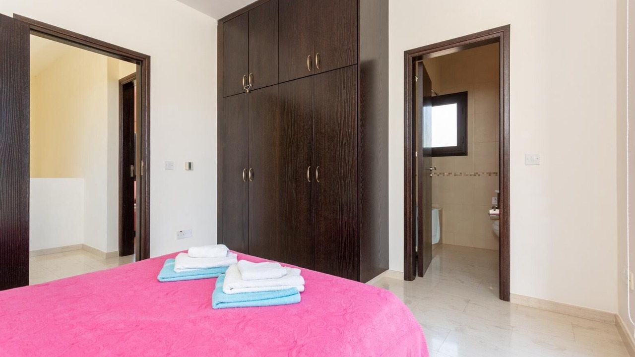 Photo of Bathroom in Latsi