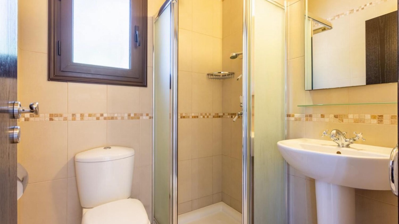 Photo of Bathroom in Latsi