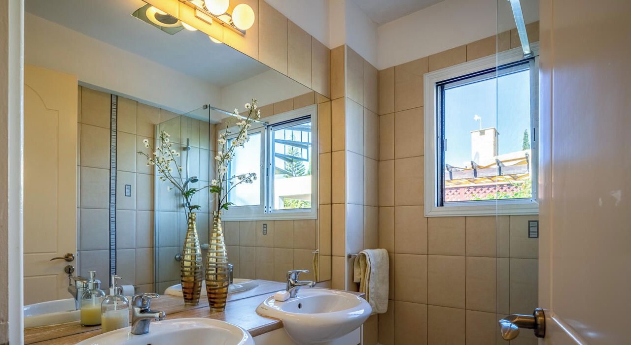 Photo of Bathroom in Polis