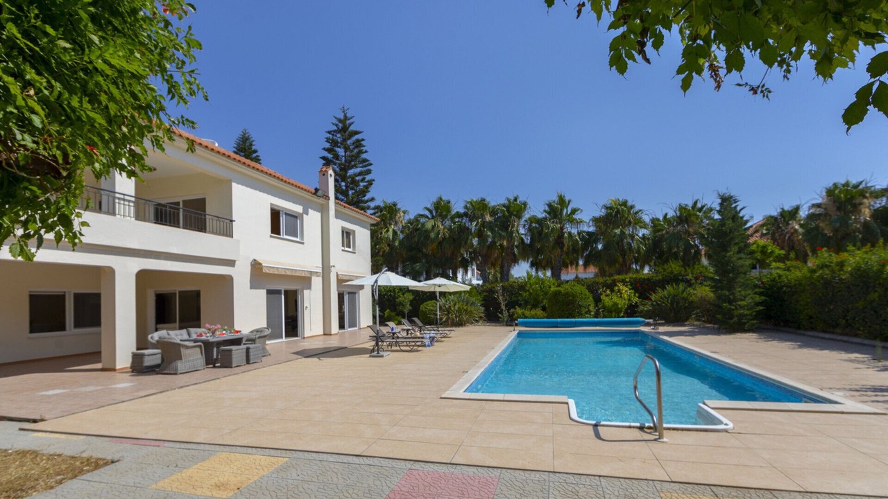 Photo of Outdoor in Pervolia