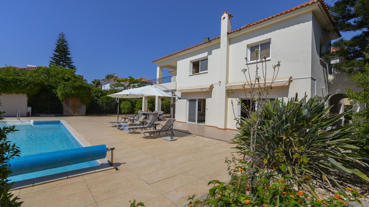 Photo of Outdoor in Pervolia