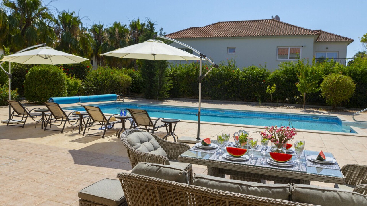 Photo of Outdoor in Pervolia