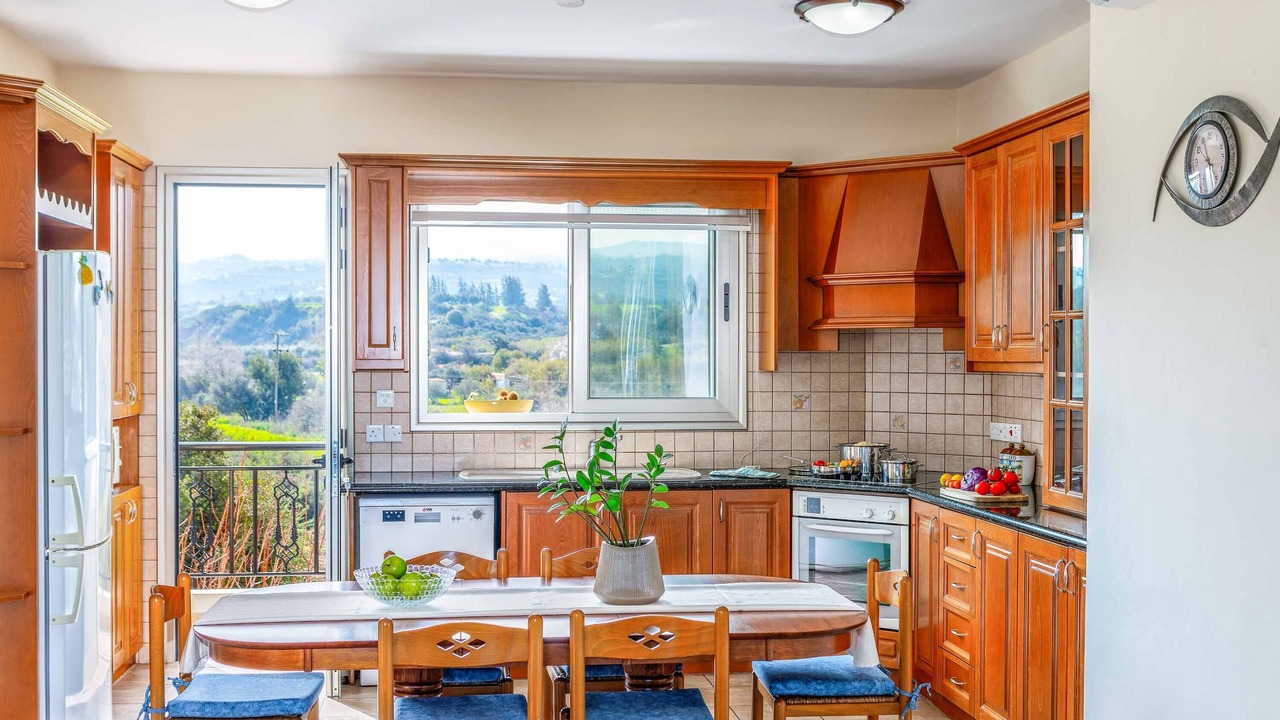 Photo of Kitchen in Latsi
