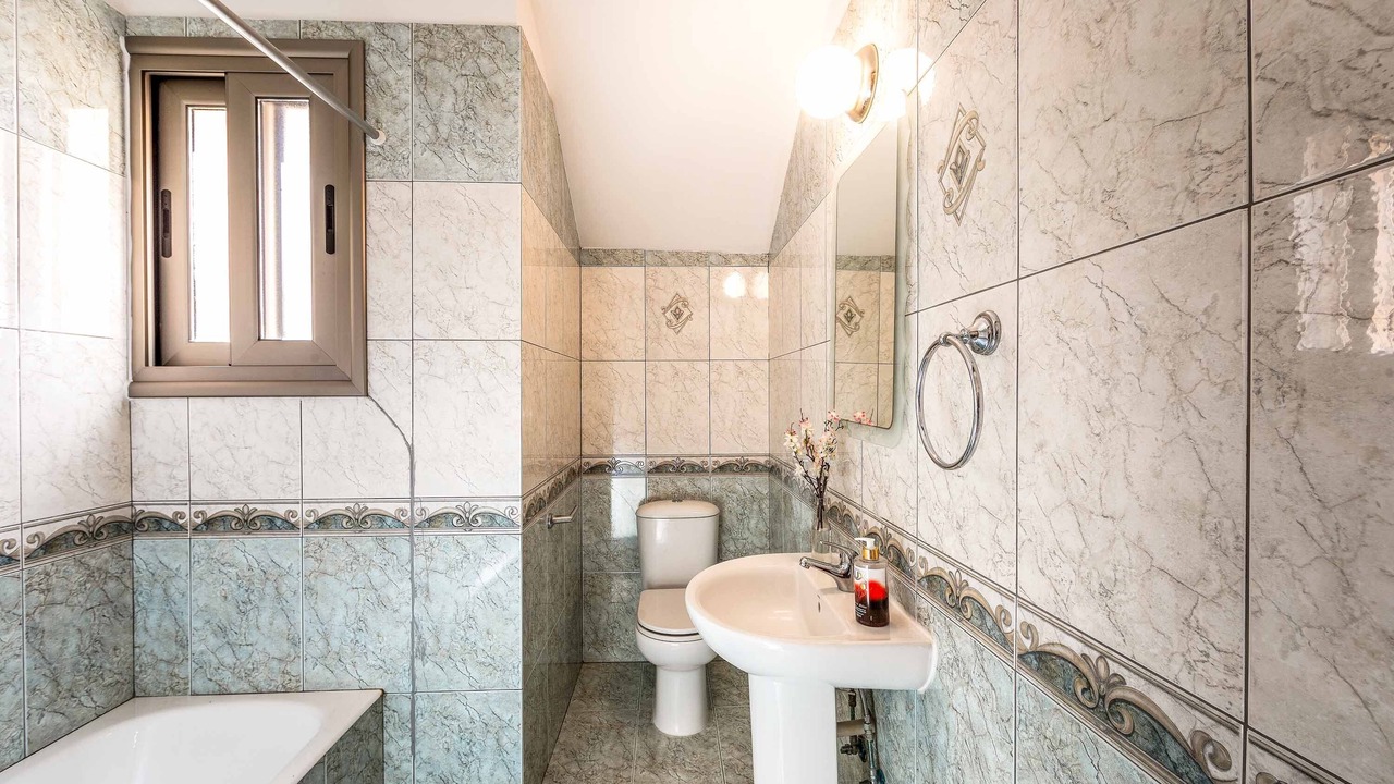 Photo of Bathroom in Latsi