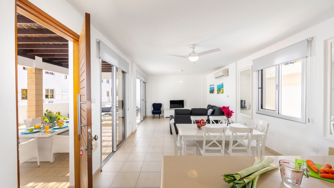 Photo of Livingroom in Cape Greko