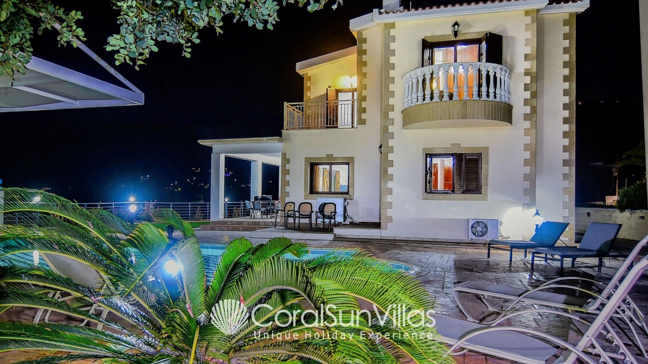 Photo of Patio Balcony in Pomos