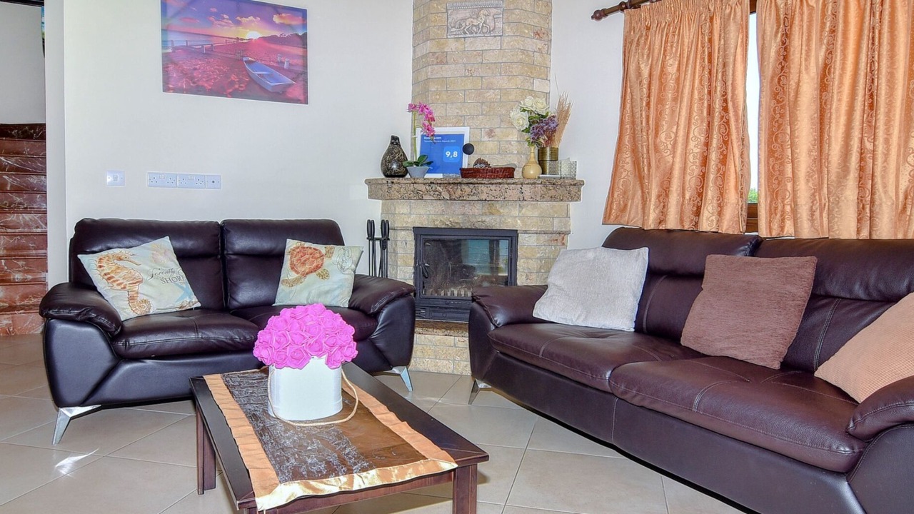 Photo of Livingroom in Pomos