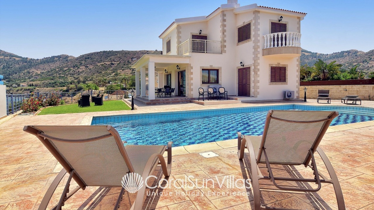 Photo of Outdoor in Pomos
