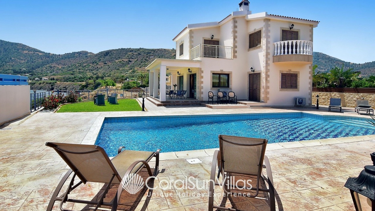 Photo of Outdoor in Pomos