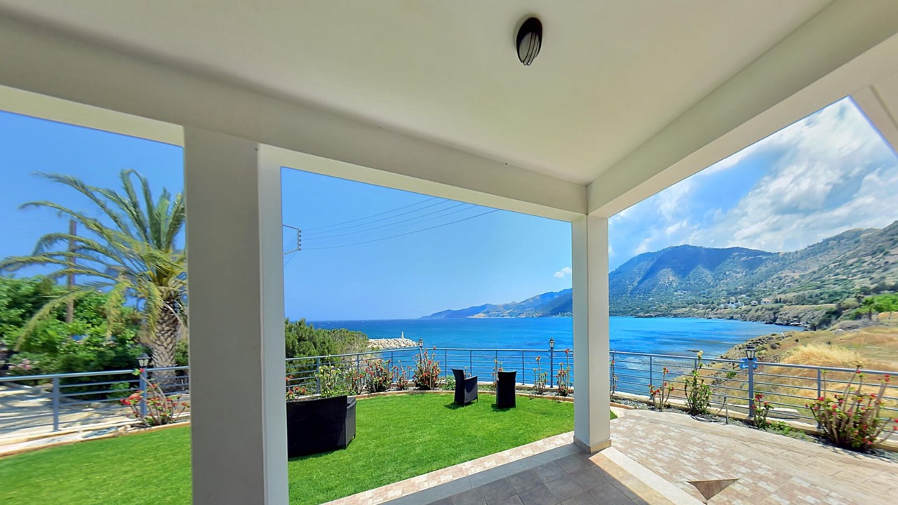 Photo of Patio Balcony in Pomos