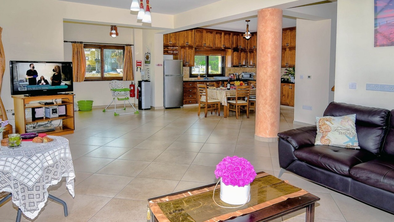 Photo of Livingroom in Pomos