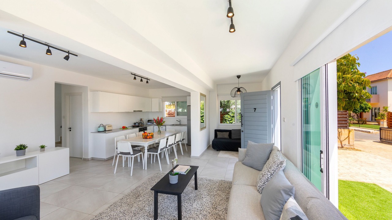 Photo of Livingroom in Ayia Thekla