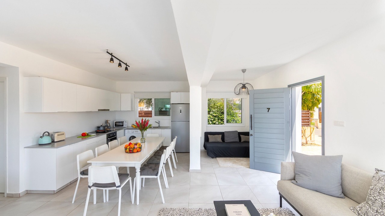 Photo of Livingroom in Ayia Thekla