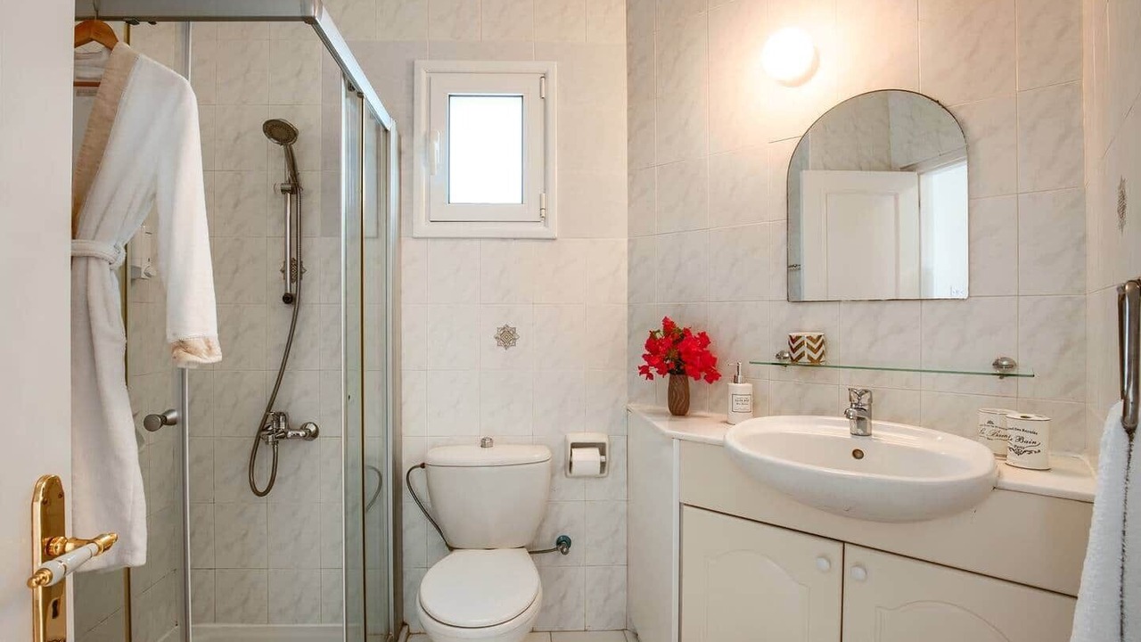 Photo of Bathroom in Kissonerga