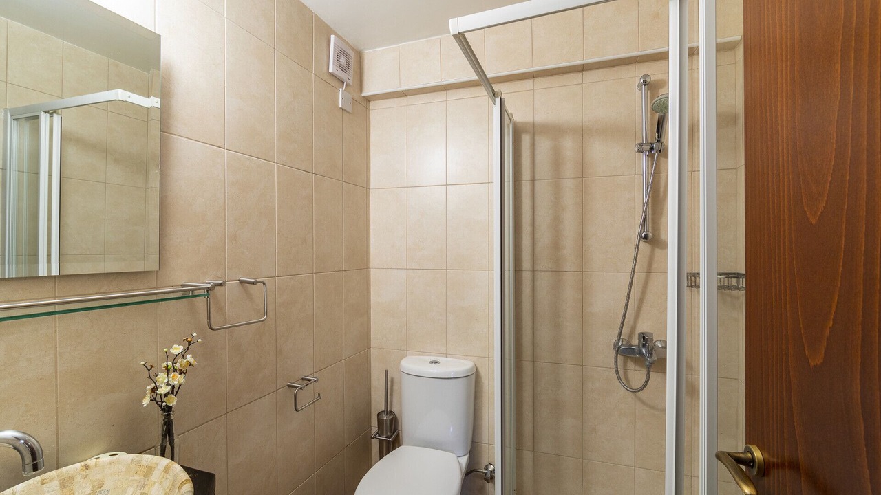 Photo of Bathroom in Kato Amiantos