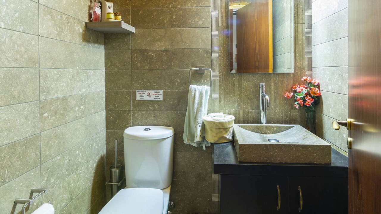 Photo of Bathroom in Kato Amiantos