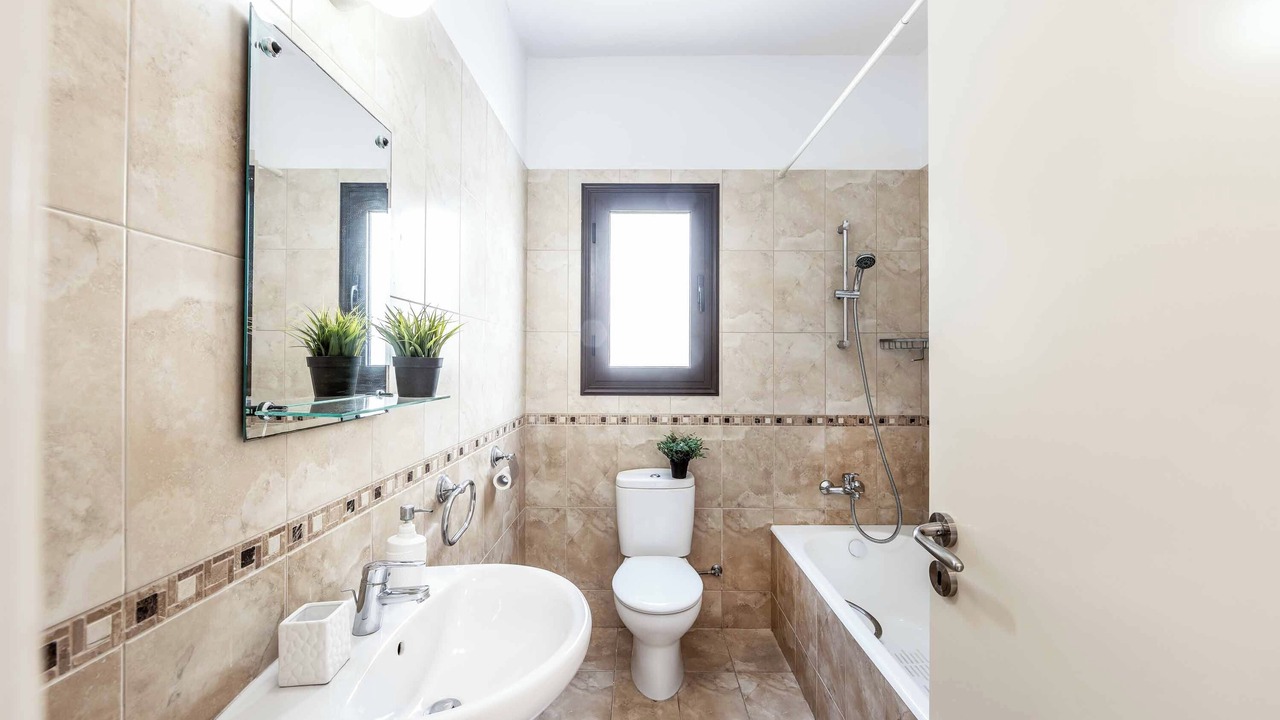 Photo of Bathroom in Latsi