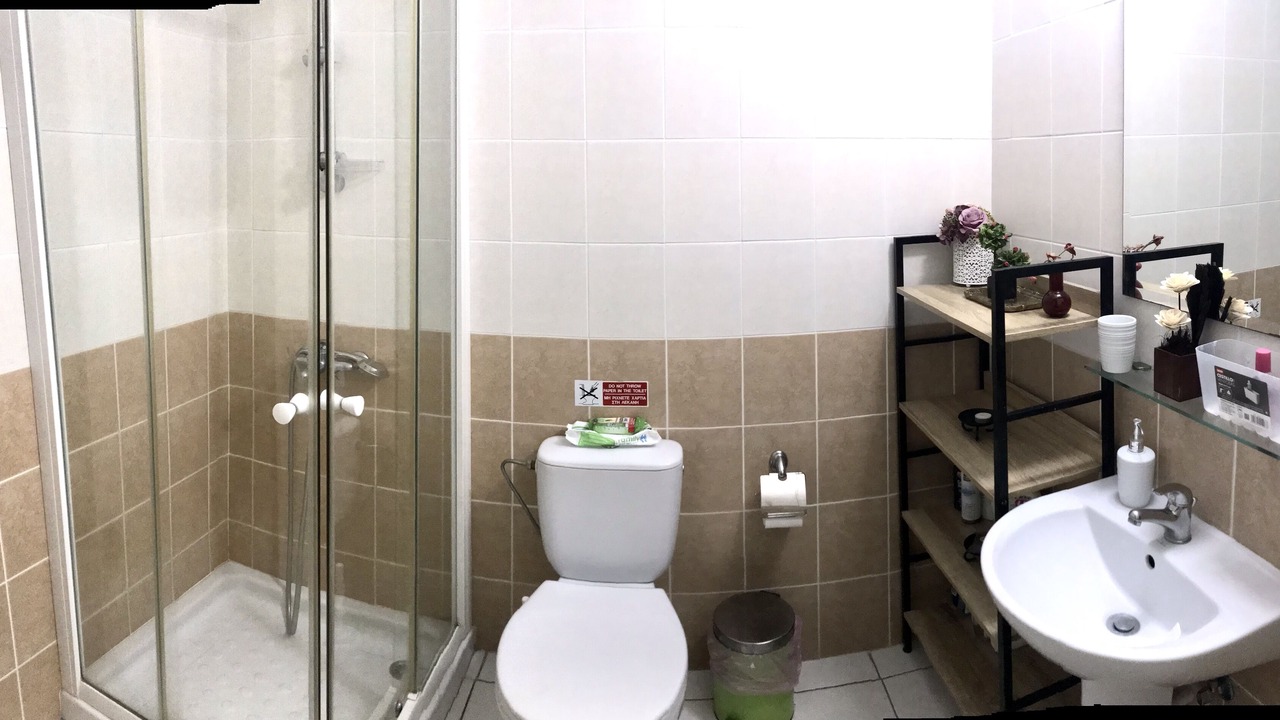 Photo of Bathroom in Koloni
