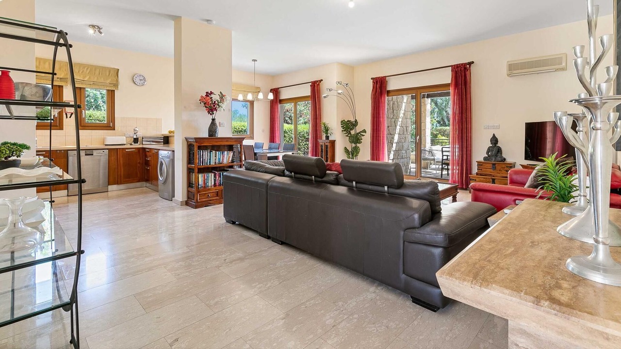 Photo of Livingroom in Aphrodite Hills
