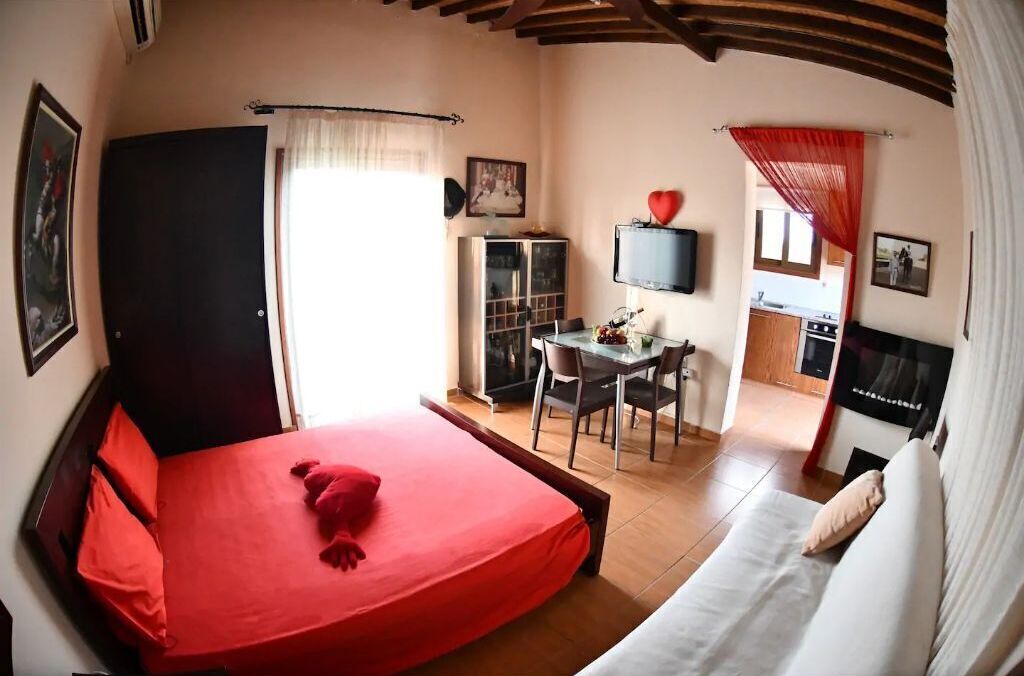 Photo of Bedroom in Politiko