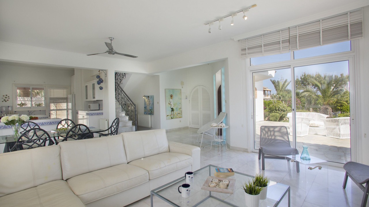 Photo of Livingroom in Cape Greko