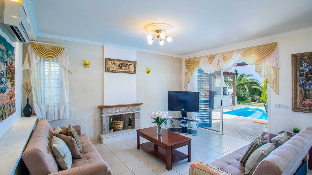 Photo of Livingroom in Latchi