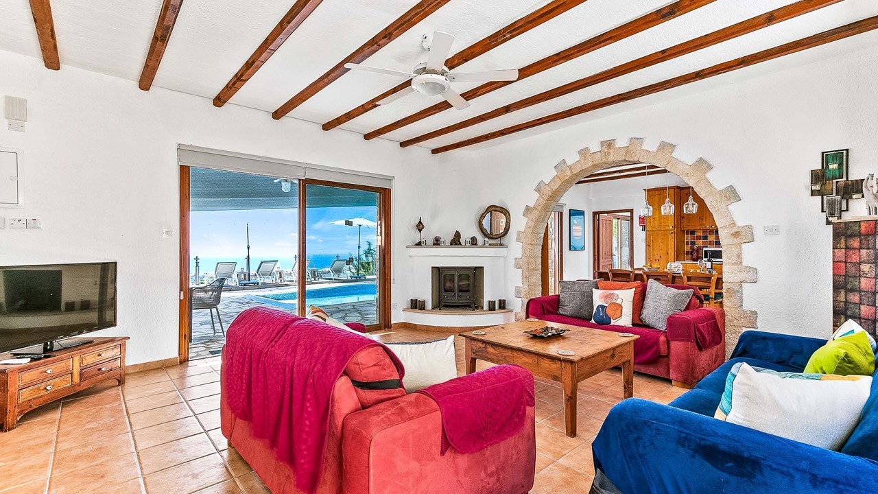 Photo of Livingroom in Peyia Town