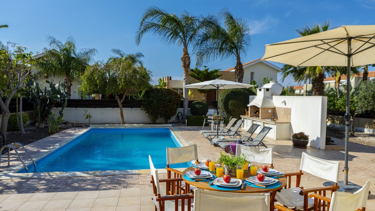 Photo of Outdoor in Pervolia