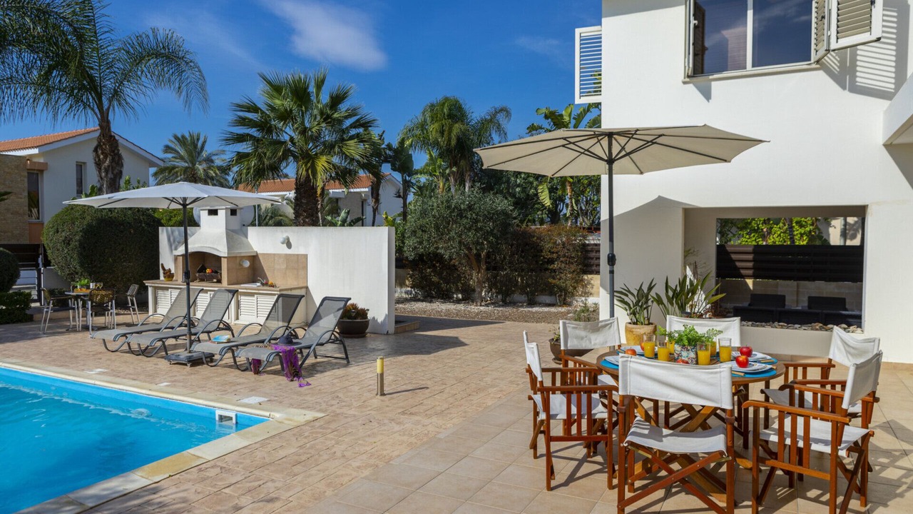 Photo of Outdoor in Pervolia